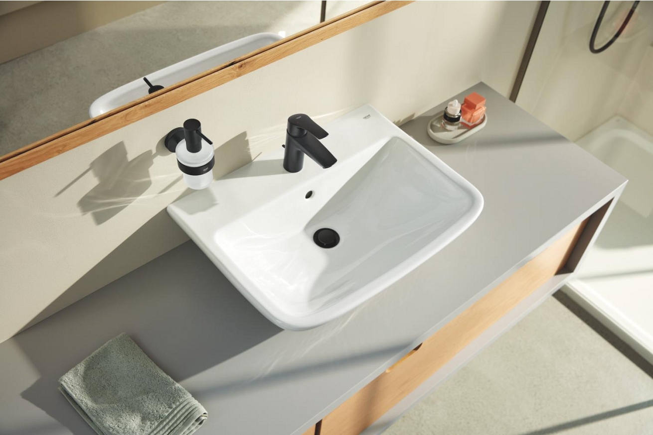 Дозатор жидкого мыла GROHE Essentials с держателем, матовый черный (1022572430)