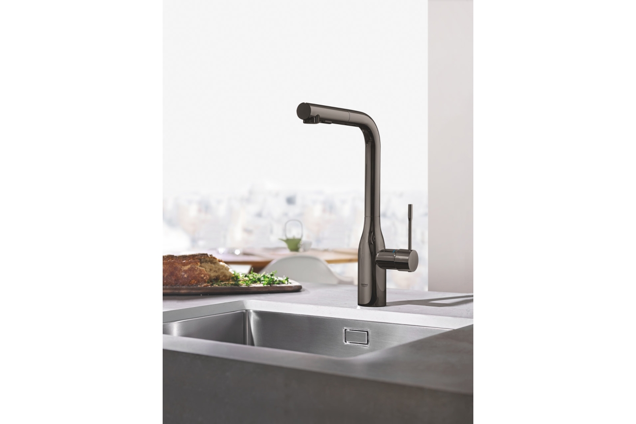 Смеситель для кухни GROHE Essence с вытяжным душем, темный графит глянец (30270A00)