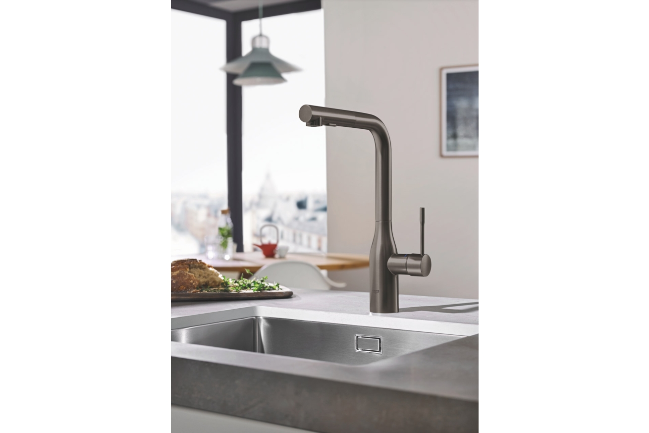 Смеситель для кухни GROHE Essence с вытяжным душем, темный графит матовый (30270AL0)