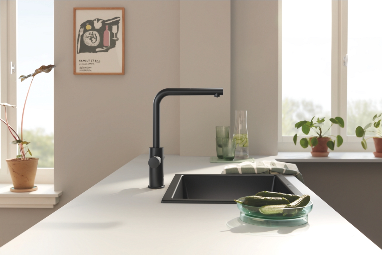 Смеситель для кухни GROHE Blue Pure Minta c вытяжным изливом, функцией фильтрации, без фильтра в комплекте, фантомный черный (30590KF0)