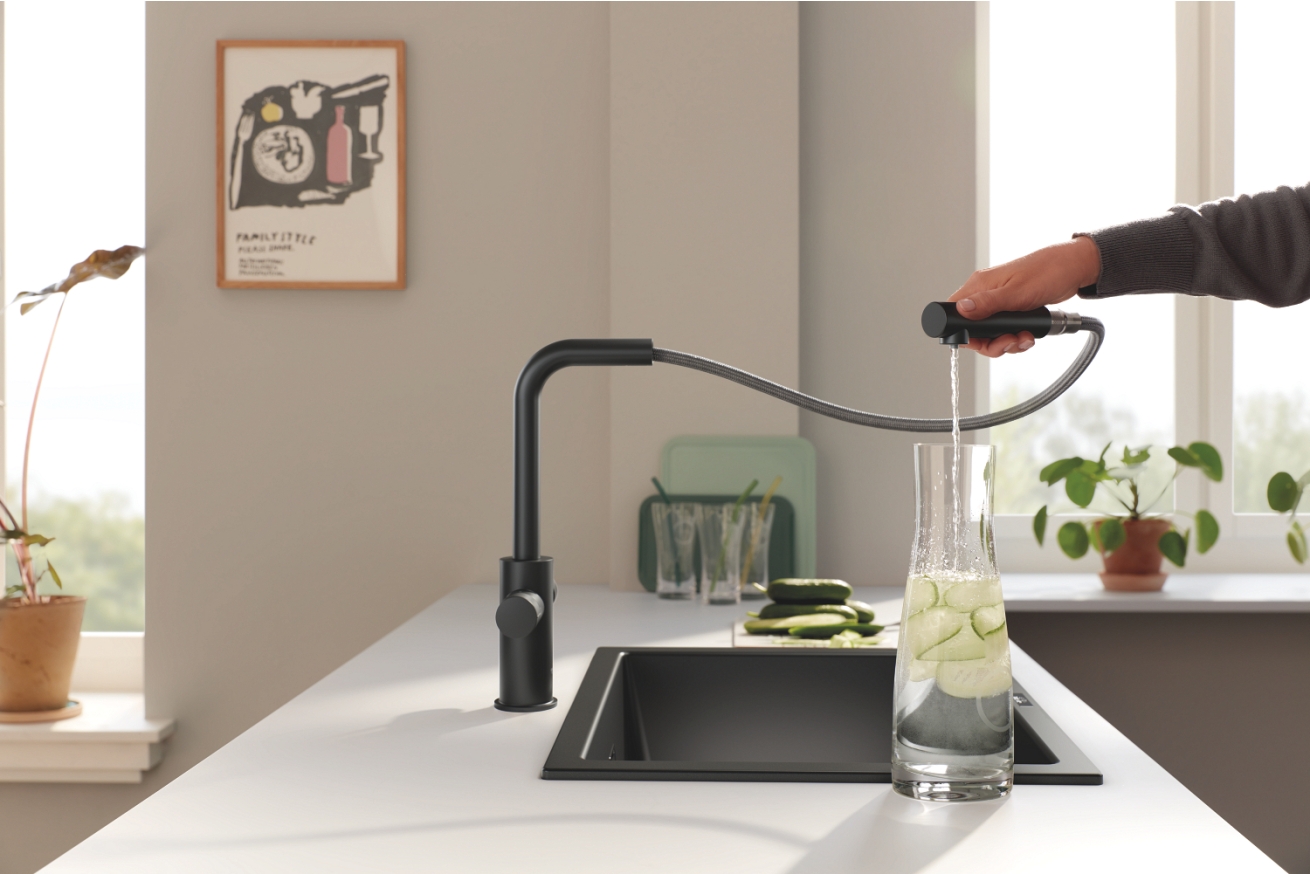 Смеситель для кухни GROHE Blue Pure Minta c вытяжным изливом, функцией фильтрации, без фильтра в комплекте, фантомный черный (30590KF0)