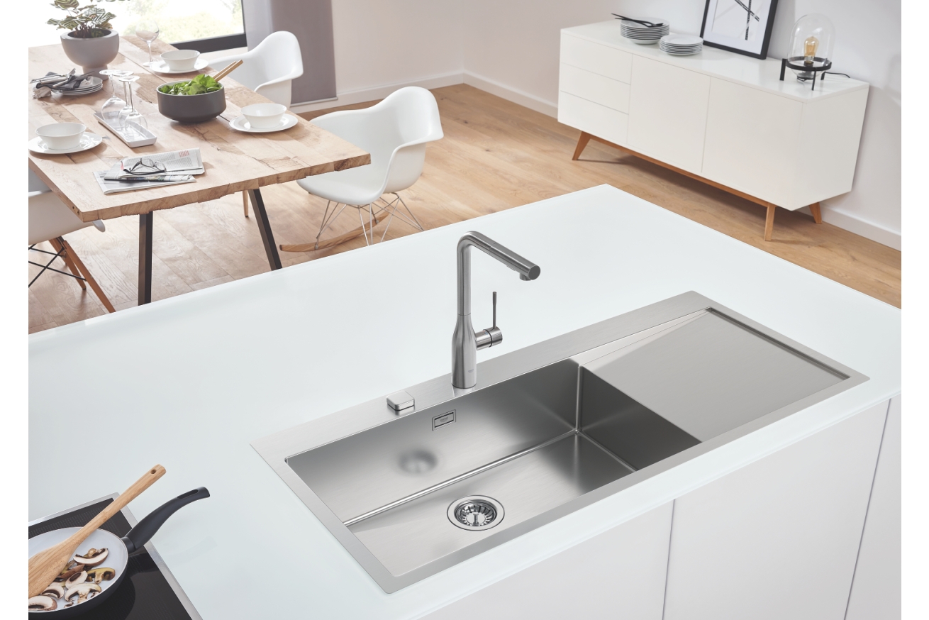 Смеситель для кухни GROHE Essence с вытяжным изливом 2jet, суперсталь (30504DC0)