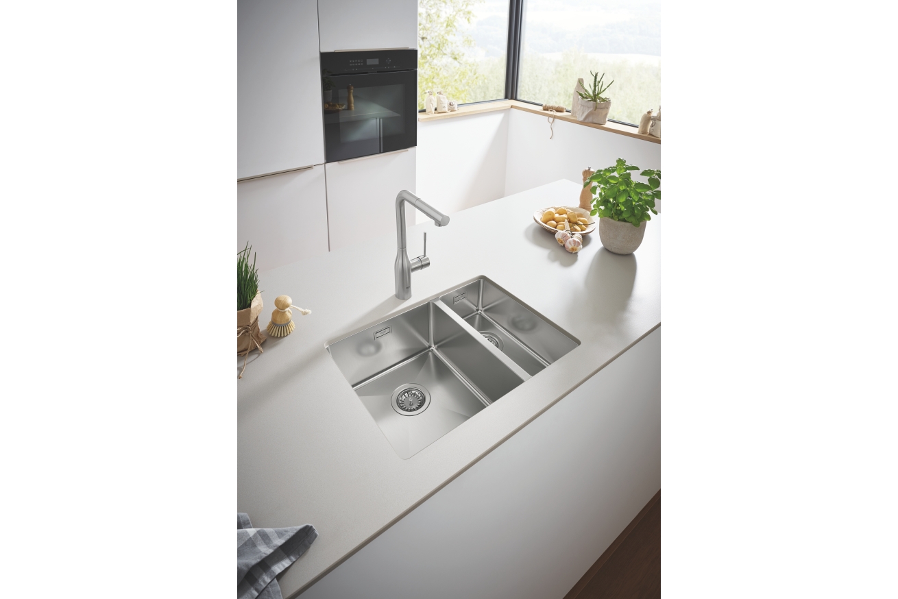 Смеситель для кухни GROHE Essence с вытяжным изливом 2jet, суперсталь (30504DC0)