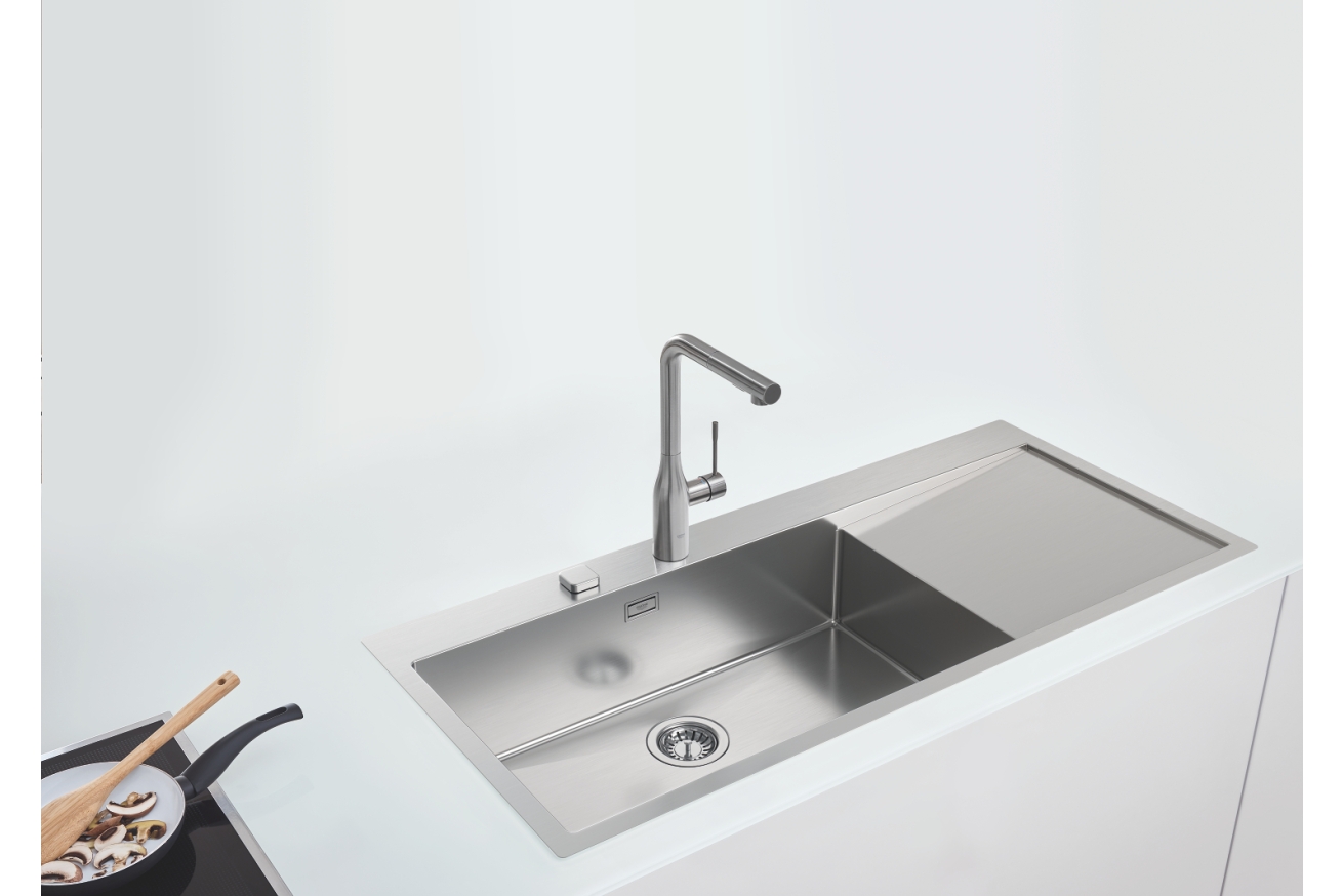 Смеситель для кухни GROHE Essence с вытяжным изливом 2jet, суперсталь (30504DC0)