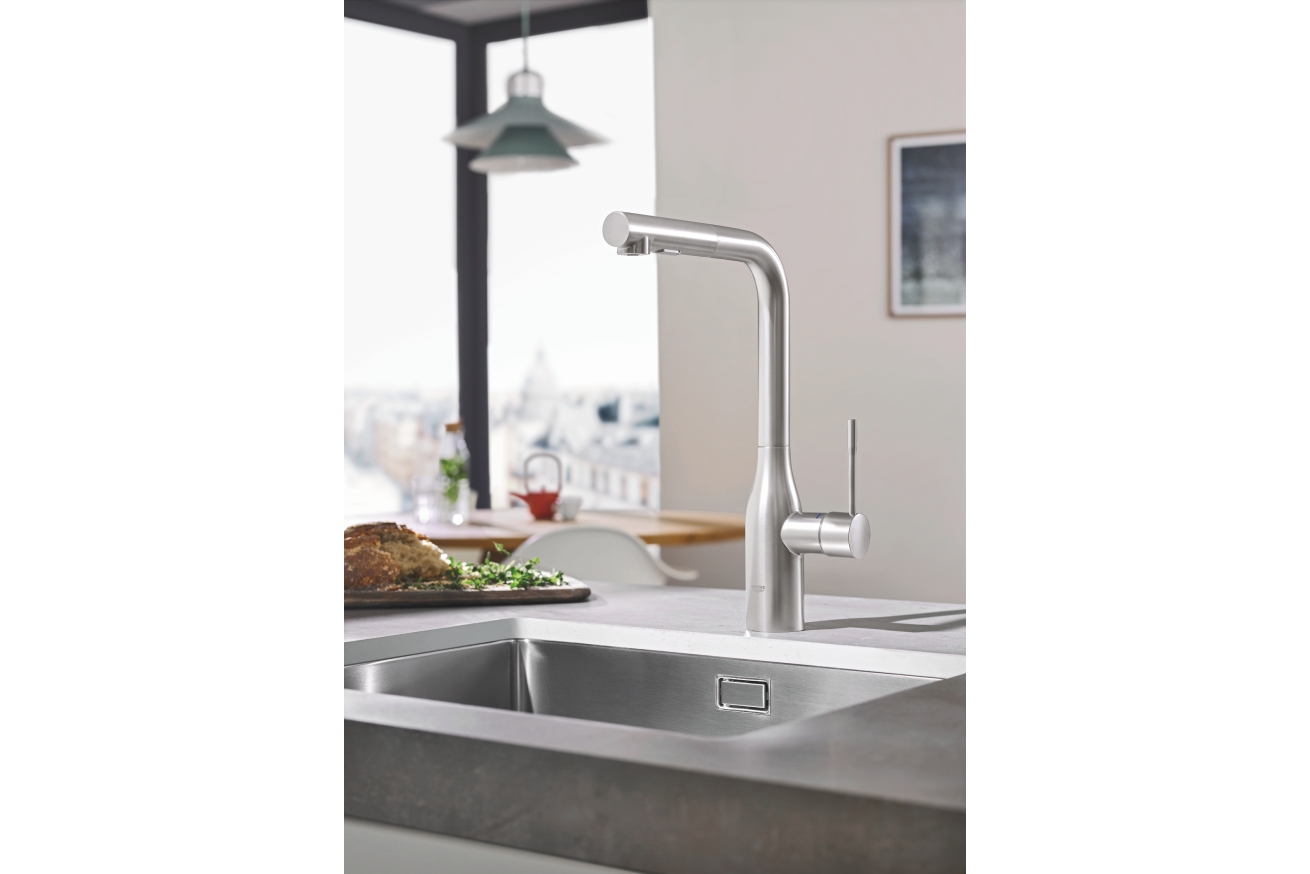 Смеситель для кухни GROHE Essence с вытяжным изливом 2jet, суперсталь (30504DC0)
