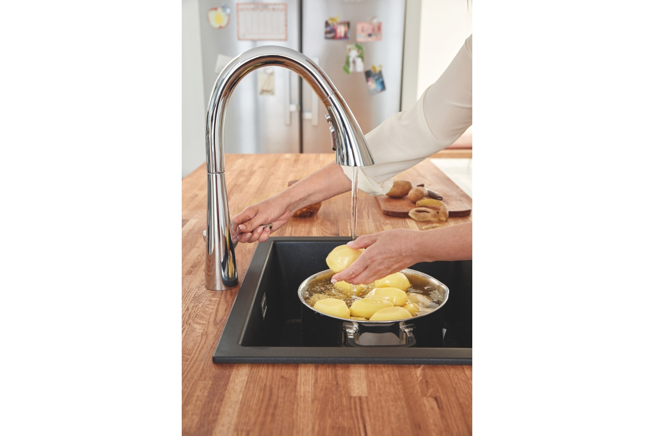 Смеситель для кухни GROHE Zedra Touch сенсорный с вытяжным душем 3jet, суперсталь (30219DC2)