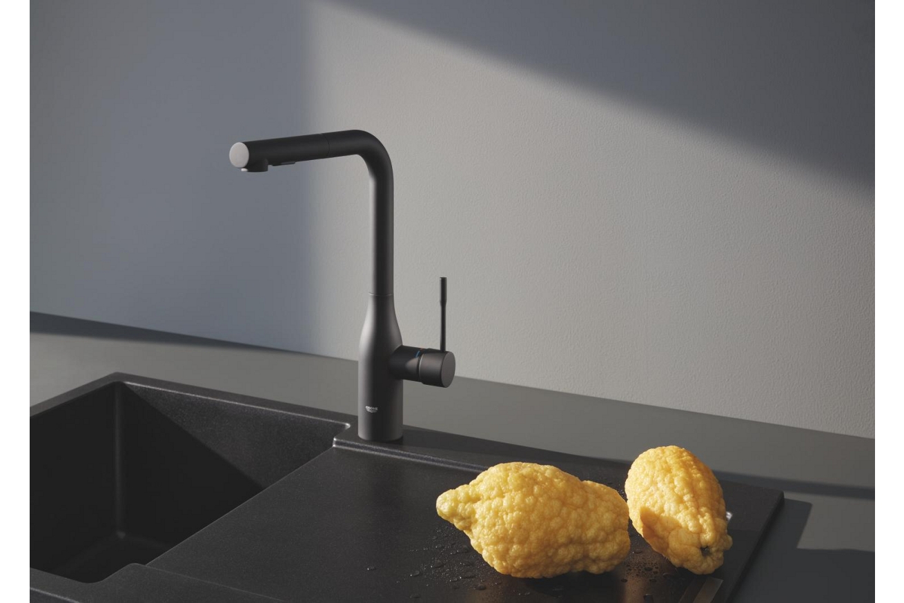 Смеситель для кухни GROHE Essence с вытяжным изливом 2jet, фантомный черный (30504KF0)